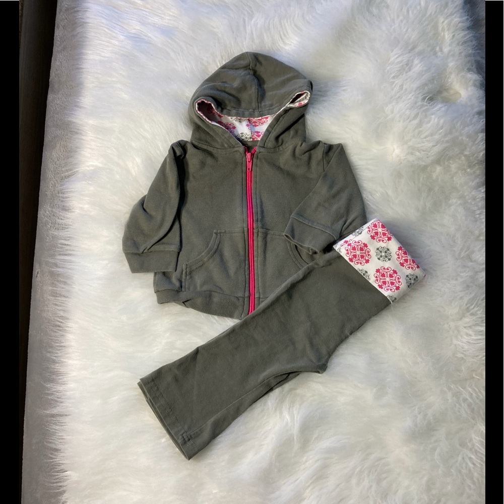 Size 9-12 M baby girl outfit